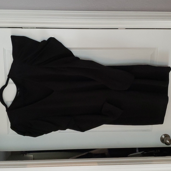 NWOT Beautiful dress for dinner reservations. Never been worn!! - Picture 6 of 7